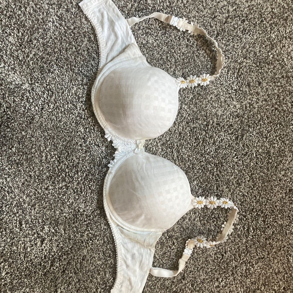Mary Jo daisy chain bra size 34D. Gold detailing.